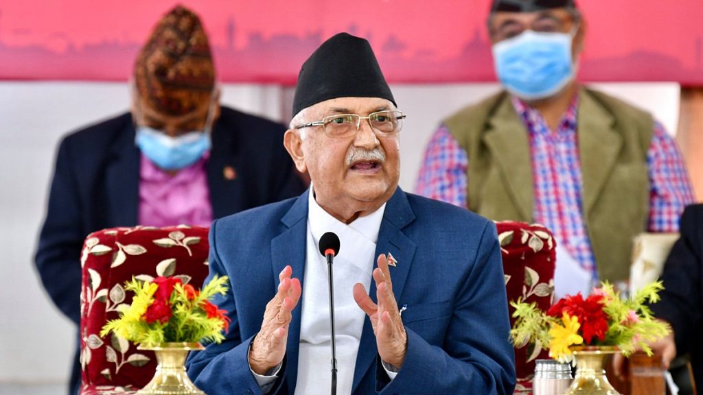 ‘१० दर्जनको मोर्चा कसेर एमालेसँग लड्ने ?’