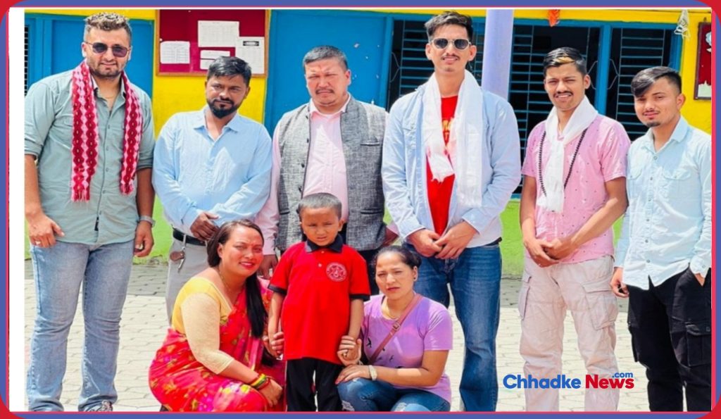 भाइरल सचिन परियारलाई  निःशुल्क पढ्न फेरी विद्यालयमा लगियो