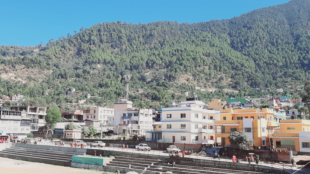 चिटिक्क सिगारिदैं तम्घास चिदिचौर