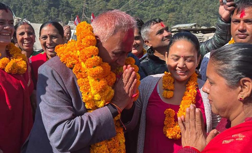 गुल्मी १ मा निर्वाचित डा.चन्द्र भण्डारी मतदातालाई धन्यवाद दिन गाउँ–गाउँमा