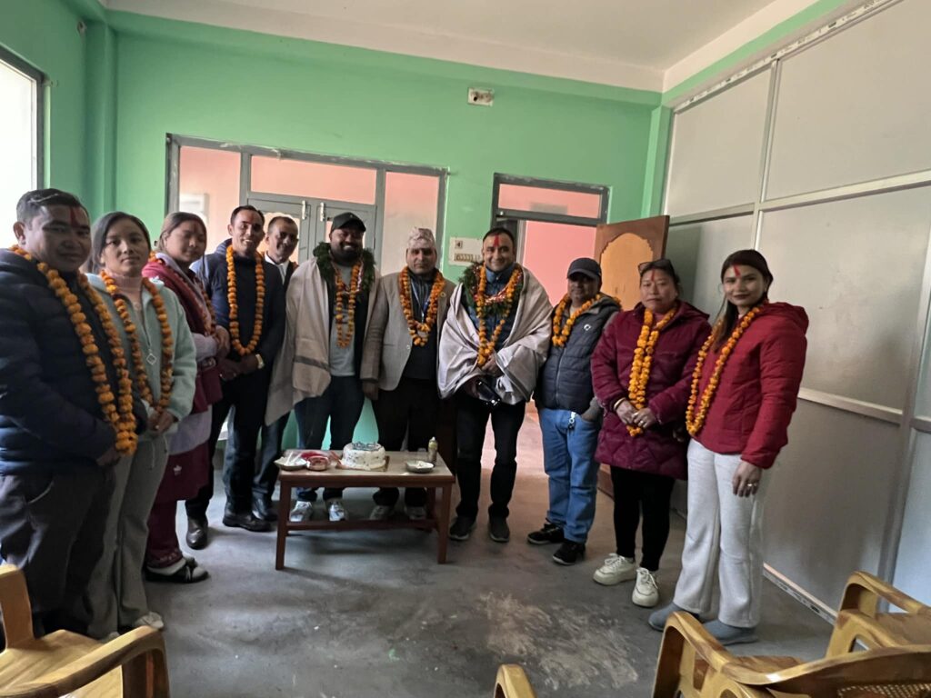 नेशनल लाईफ इन्स्योरेन्स क. लि. गुल्मीद्वारा MDRT सम्मान